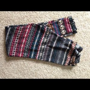 Small Burgundy Themed Nordic Print leggings.